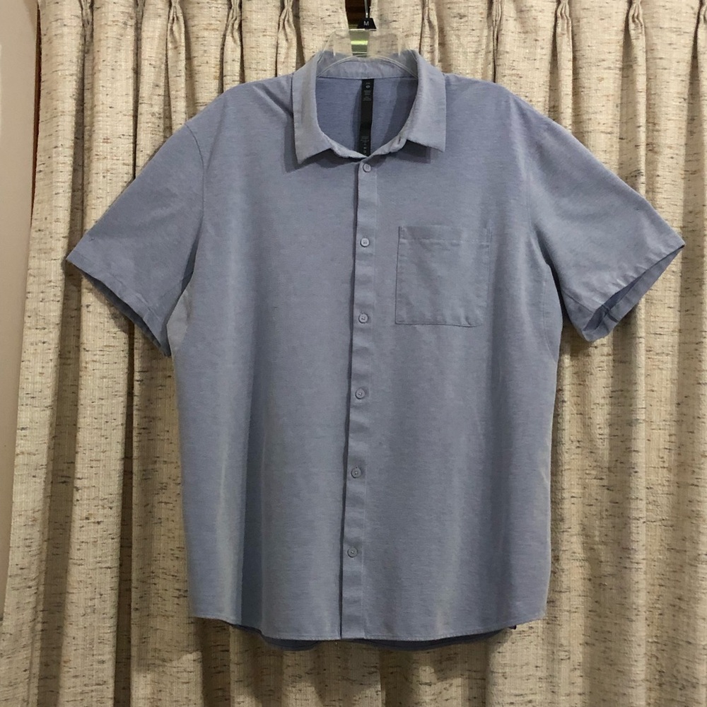 Lululemon Commission Oxford Harbor Blue Button Up Short Sleeve Shirt